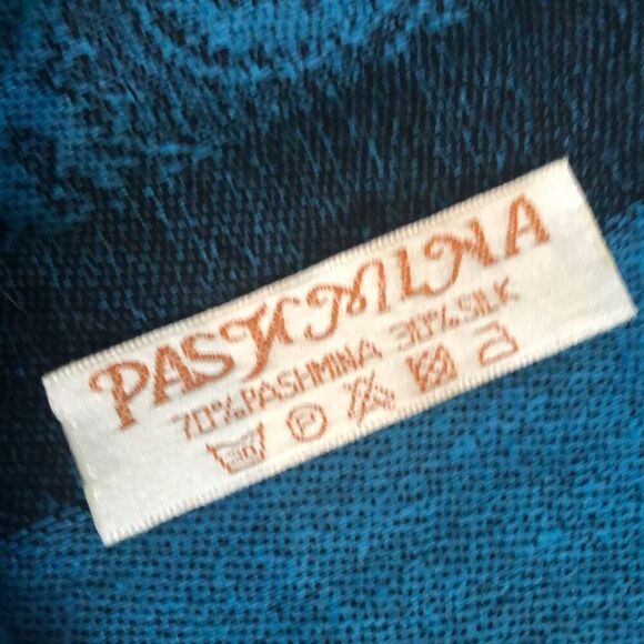 Blue Paisley Pashmina silk - Picture 2 of 5